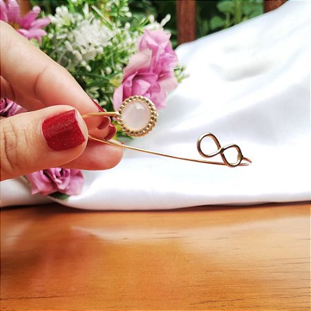 Bracelete Aberto de Pedra Quartzo Rosa e Símbolo Infinito Banhado a Ouro