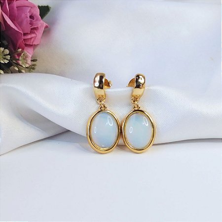 Brinco com Pedra Oval Opalina Banhado a Ouro