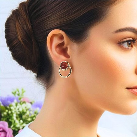 Brinco Sinete com Pedra Redonda Pedra do Sol Banhado a Ouro