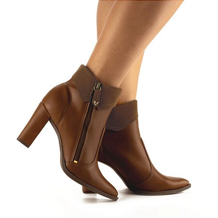Bota Mississipi Bico Fino Cano Curto Detalhe Zíper
