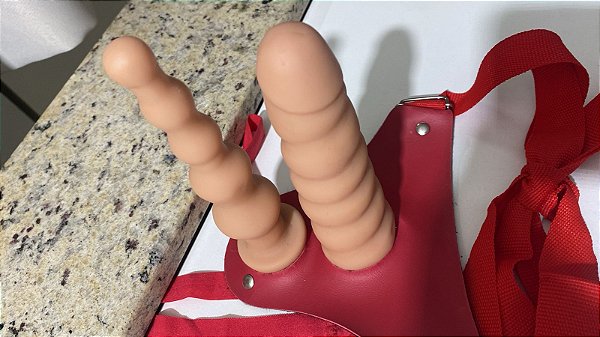 Cinta Cor Vermelho  Com  2 Prótese Bege - Da Para Penetração Anal/Vaginal