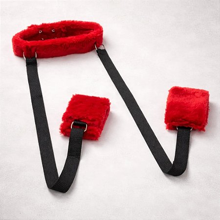 Coleira em Pelúcia com Amarra para Pernas- Contém: 1 Algema para as Mãos. 1 Algema para as Pernas