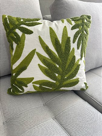 Almofada 45x45 bordada folhas 01