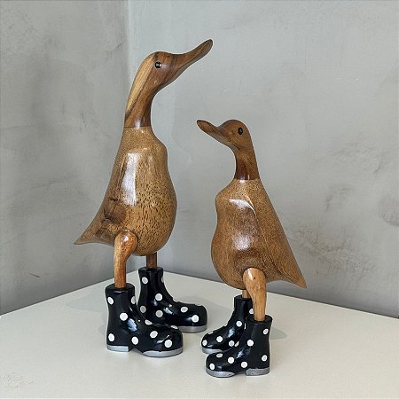 Pato de Botas Pretas com Bolinhas