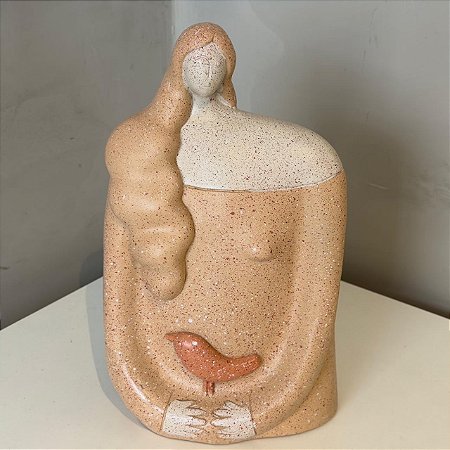 Escultura Femme com Pássaro