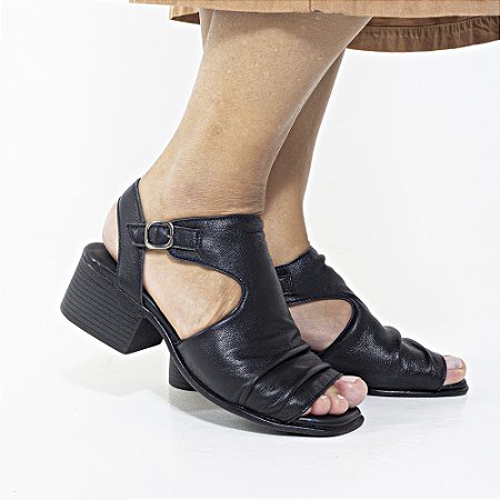 Sandália Salto Bloco Cláudia Venutti (Preta)