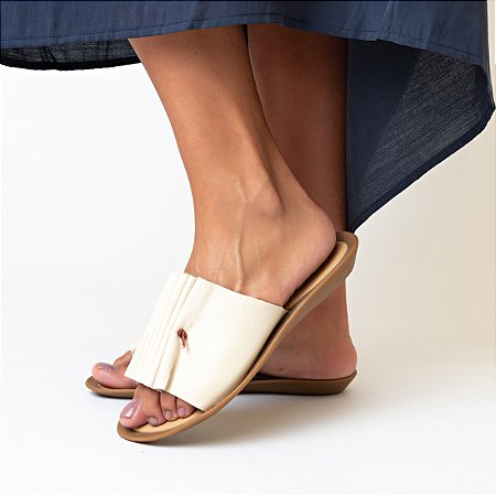 Sandália Rasteira Lua Venutti (Off-White)