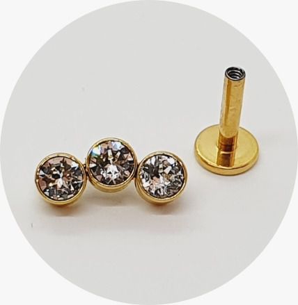 Labret com 3 Pedras de Zirconias PVD Gold-Titânio