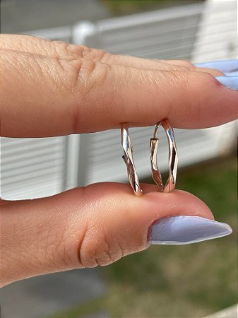 Argola fina torcida - PRATA 925