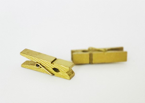 10 Mini Prendedores Dourado