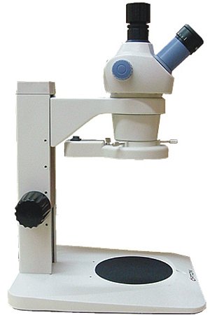 Microscópio Estereoscópico Trinocular Zoom 0.7X ~ 3X Aumento 7X Até 30X