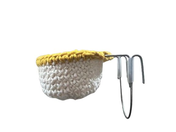Ninho Crochê com Suporte Vertical - Curió - Borda Amarela
