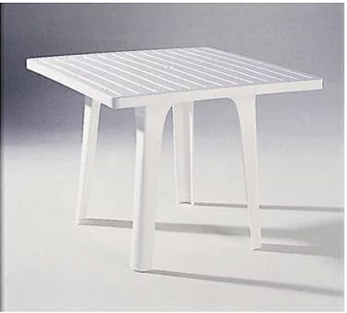 Mesa Quadrada Plástica Sírio