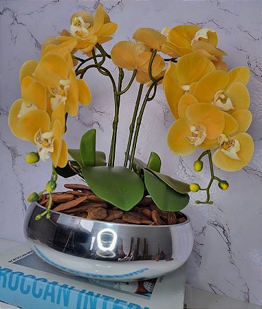 Arranjo Com 4 Orquídeas Amarelo Vaso Prata 28cm
