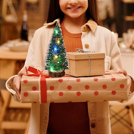 Planta Artificial Árvore Luzes Led Natal Cedro Verde, Pinheiro 15cm - 30cm