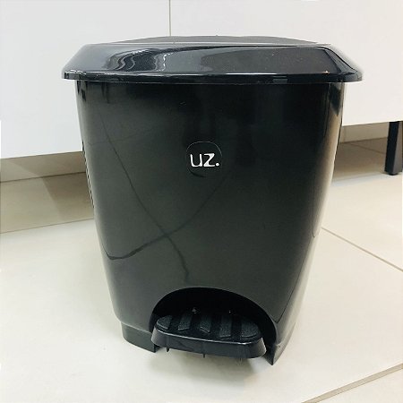 Lixeira Com Pedal Gold Plastico Preta 12l