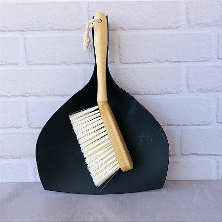 Pá E Escova De Limpeza Bambu E Plastico Preto