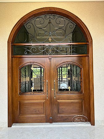 Porta Maciça Clássica em arco BV24