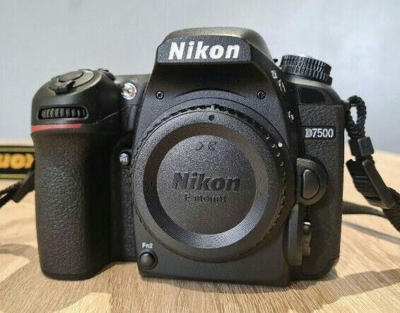 NIKON D7500 CORPO 20.9 MP, 4K, WI-FI