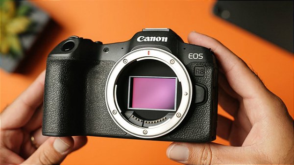Canon EOS R8 Mirrorless (Corpo)