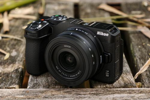 Câmera Nikon Z30 Mirrorless ( Corpo)