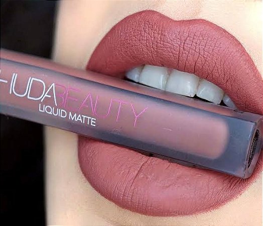 Batom Liquido Huda Beauty Matte Bombshell