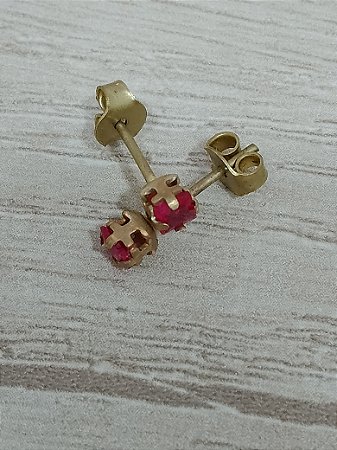 Brinco zircônia quadrado rosa