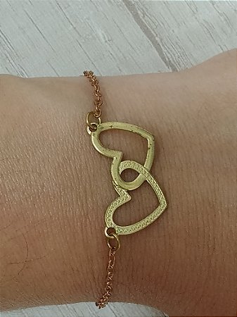 Pulseira corações entrelaçados