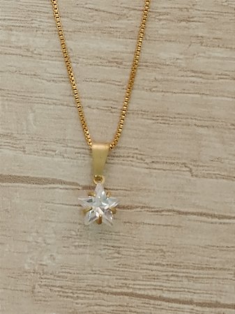 Gargantilha com pingente estrela em zirconia