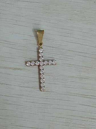 Pingente cruz em zircônia