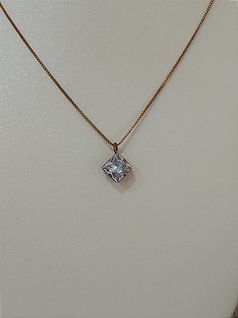 Gargantilha com pingente carré zircônia 8 mm