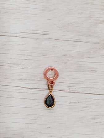 Berloque gota escura