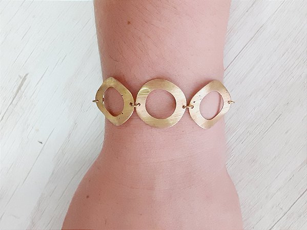 Pulseira círculo vazado e lixado