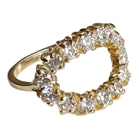 Anel oval cravejado