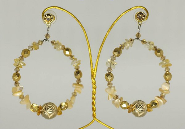 Argola com pedras