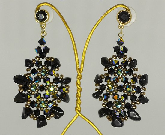 Brinco Aretha pequeno com pedras