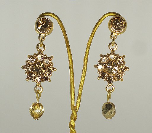 Brinco flor de strass base ouro