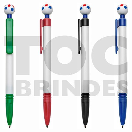 Caneta plástica com acionador bola de futebol. Corpo branco e detalhes coloridos.