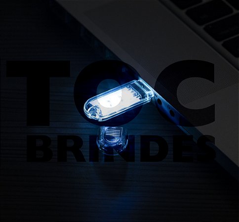 Luminária LED, conexão USB, formato de pen drive, corpo plástico com furo para porta cordão