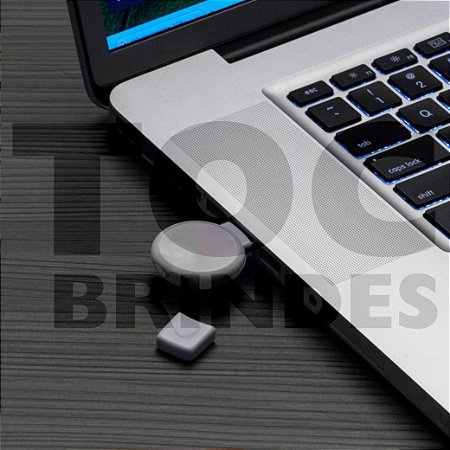 Mini pen drive em plástico, com tampinha para a memória, com armazenamento de 4GB, 8GB, 16GB ou 32GB