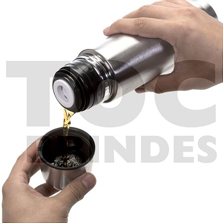 Garrafa térmica 350ml, inox com capa em couro sintético com alça em nylon, tampa externa rosqueável, tampa interna aciona com um clique