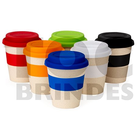Copo 380ml, em fibra de bambu, ecológico, tampa de encaixe em silicone colorido com abertura para o bocal e luva em silicone nas mesmas cores