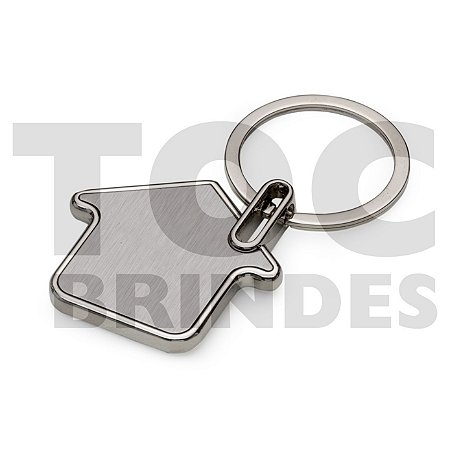 Chaveiro em aço brilhante, formato de casa, com chapa central fosca dos dois lados e argola alto brilho