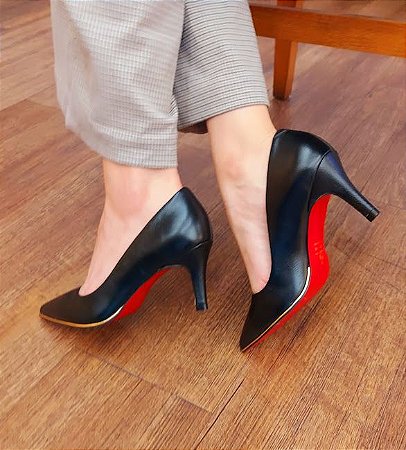 SCARPIN EM COURO 971292 PRETO / SOLA VERMELHA