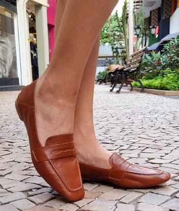LOAFER EM  COURO 79999 CARAMELO / DETALHE RECORTES