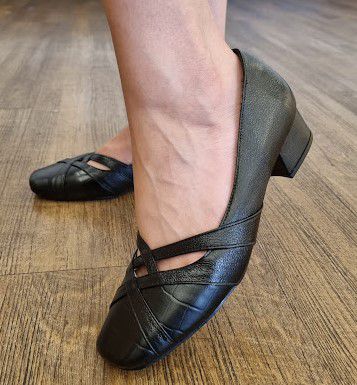 SCARPIN COURO 81383 PRETO / PRETO TEXTURIZADO