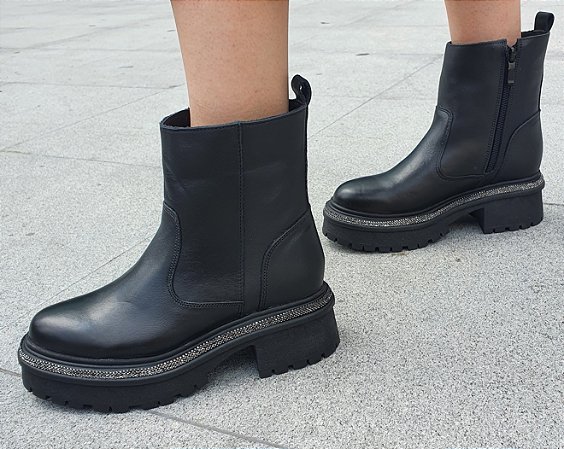 BOTA COURO 50254 PRETO / PEDRAS ONIX / SOLADO TRATORADO
