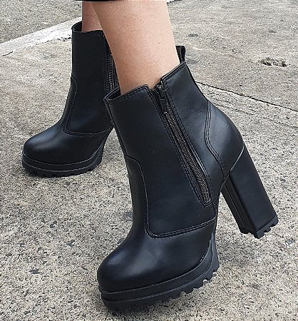 BOTA 53997 PRETO
SOLADO E SALTO ALTO TRATORADO