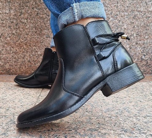 BOTA COURO 12800 PRETO / TRASEIRA COM DETALHE EM AMARRAÇÃO