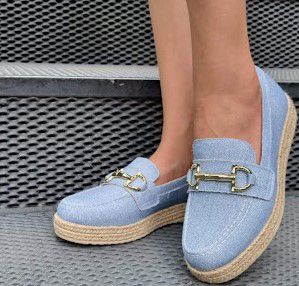 MOCASSIM 815019 JEANS CLARO / ACABAMENTO EM JUTA / FIVELA DOURADA